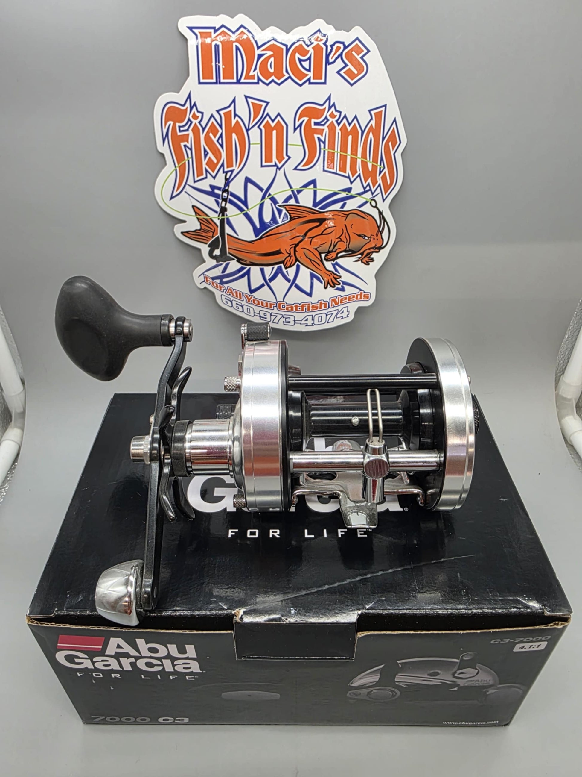 Abu Garcia 7000 C3 Round Baitcast reel right hand