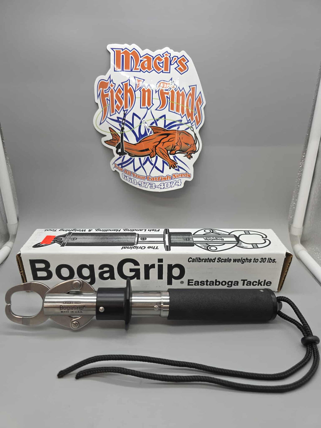 Boga Grip model 130 or 260 fish grip w/scale