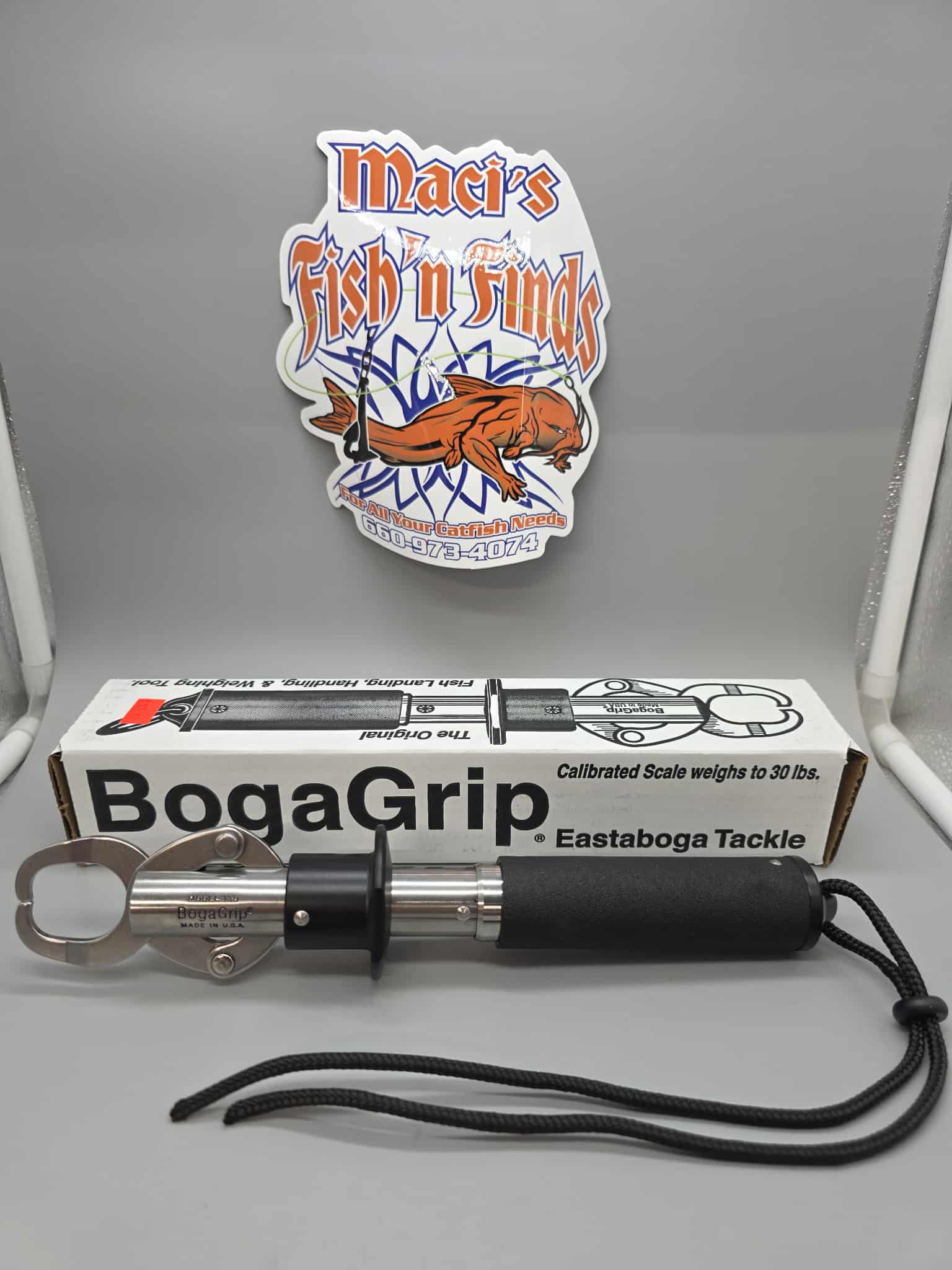 Boga Grip model 130 or 260 fish grip w/scale