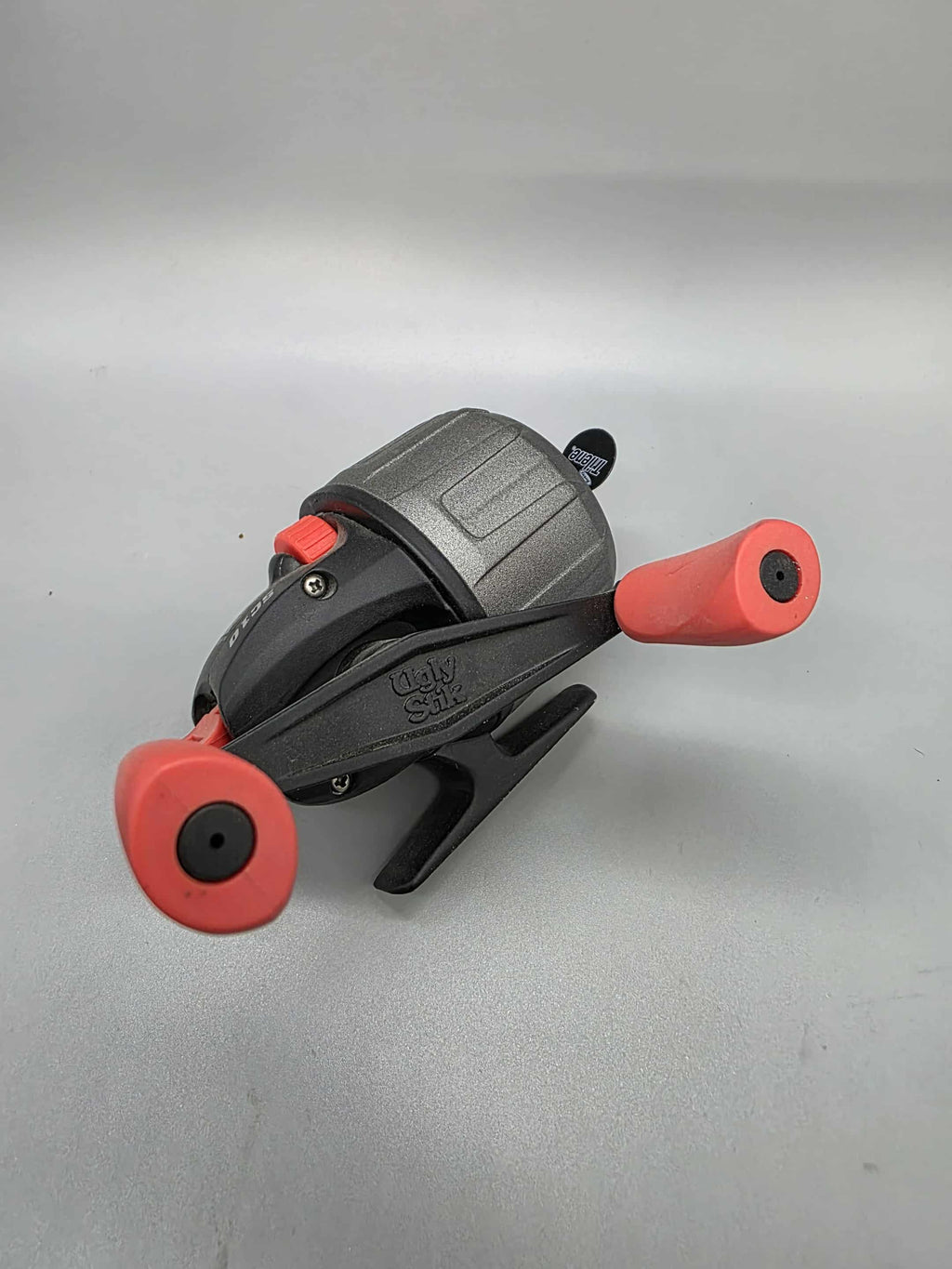 Ugly Stik Ugly Tuff 10 Spincast Reel USTUFFSC10 rh/lh